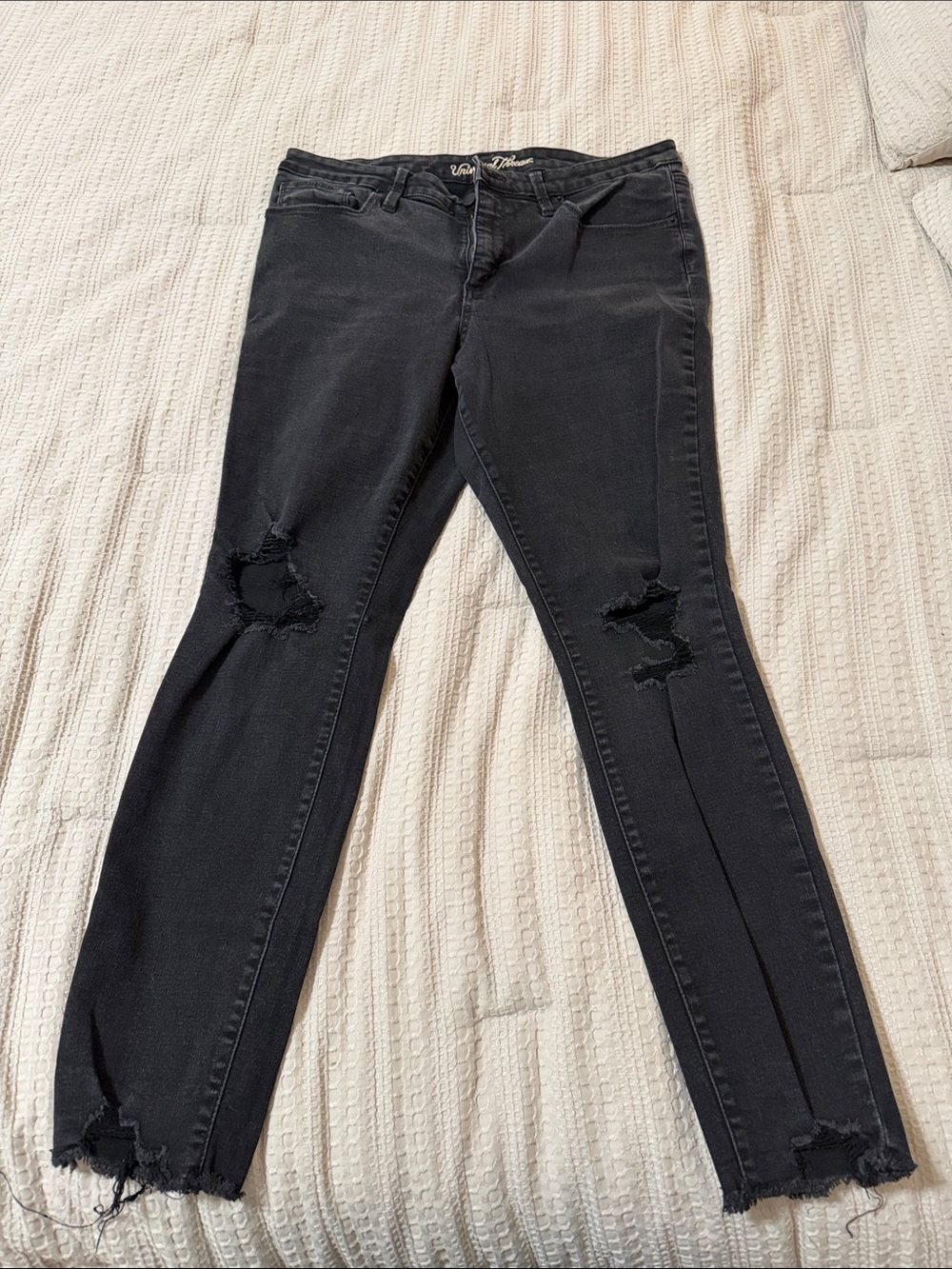 Universal Thread Black Distressed Skinny Jeans